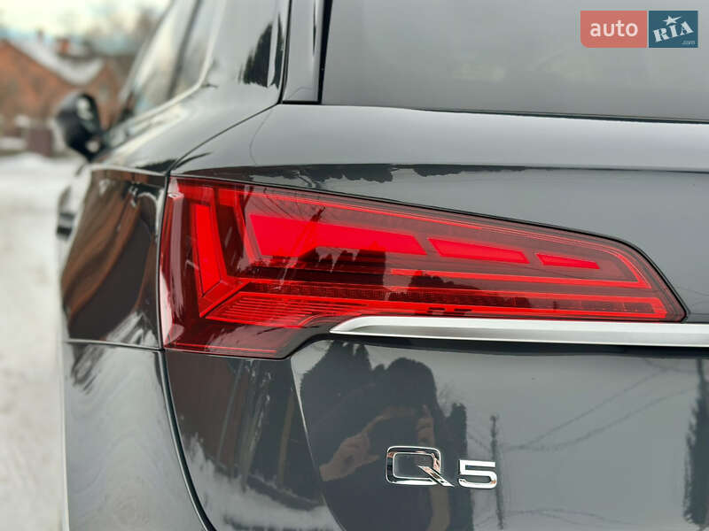 Внедорожник / Кроссовер Audi Q5 2021 в Киеве