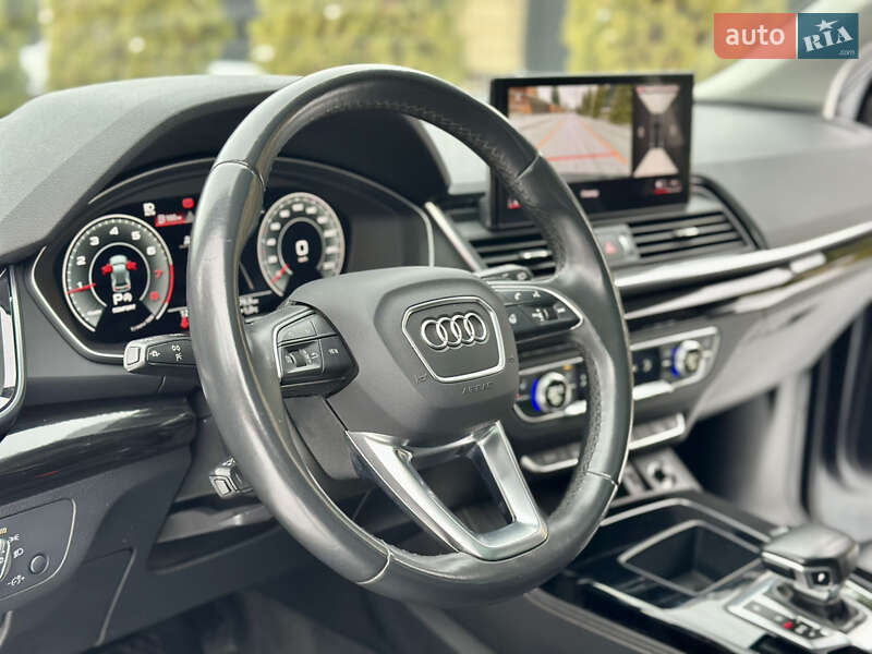 Внедорожник / Кроссовер Audi Q5 2021 в Киеве