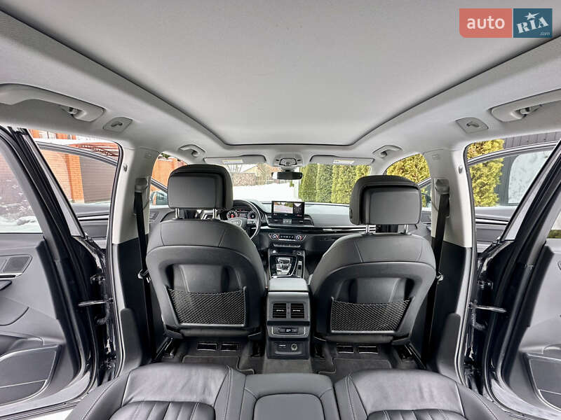 Внедорожник / Кроссовер Audi Q5 2021 в Киеве