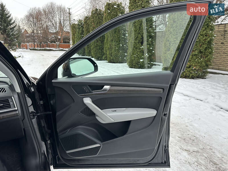 Внедорожник / Кроссовер Audi Q5 2018 в Киеве