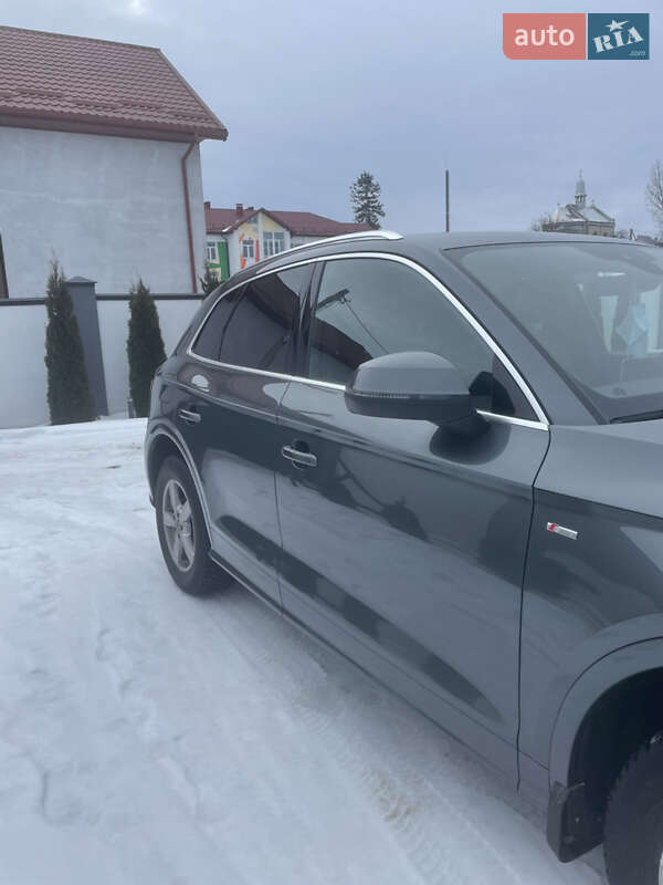 Внедорожник / Кроссовер Audi Q5 2017 в Львове