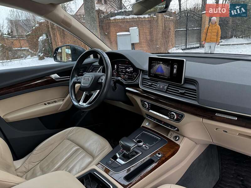 Внедорожник / Кроссовер Audi Q5 2017 в Киеве