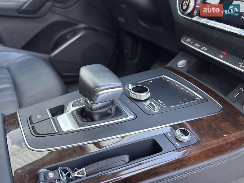 Внедорожник / Кроссовер Audi Q5 2019 в Житомире