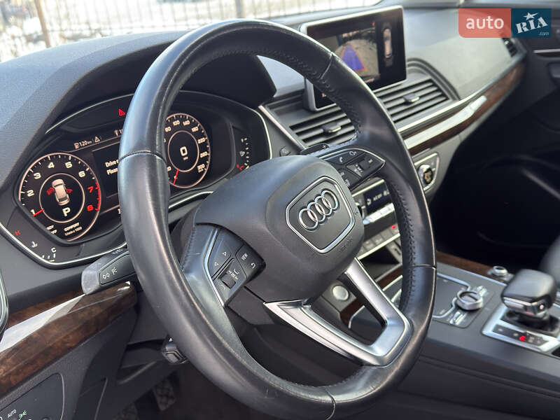 Внедорожник / Кроссовер Audi Q5 2019 в Житомире