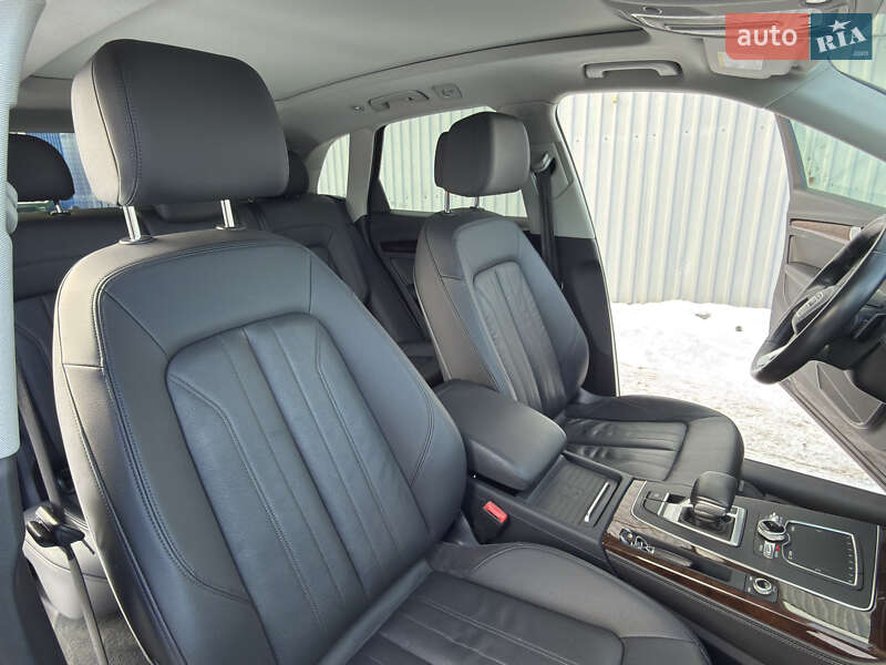 Внедорожник / Кроссовер Audi Q5 2019 в Житомире