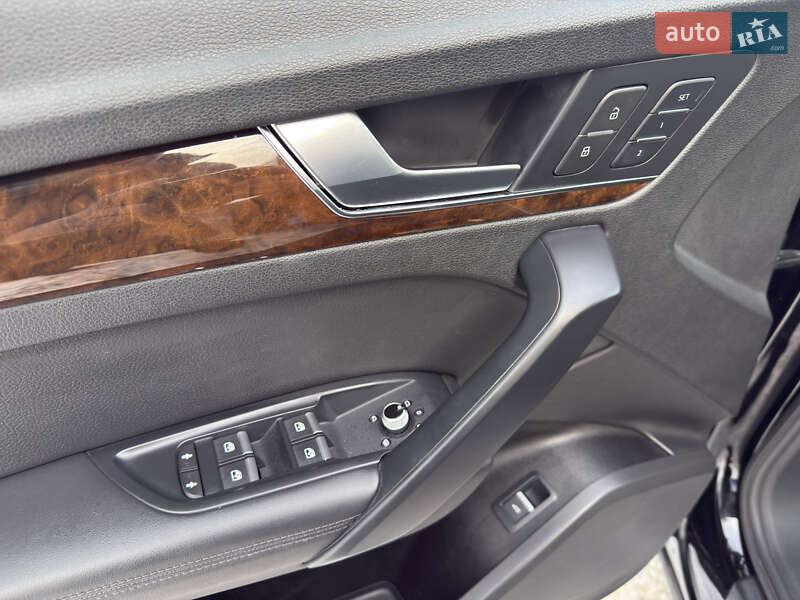 Внедорожник / Кроссовер Audi Q5 2019 в Житомире