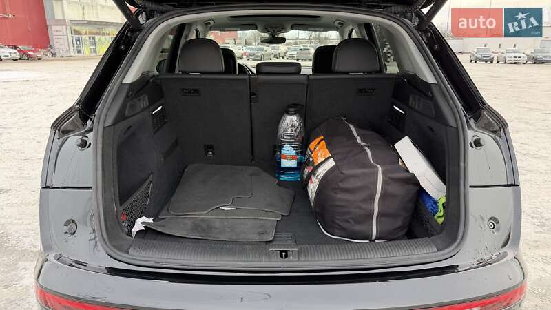 Внедорожник / Кроссовер Audi Q5 2023 в Киеве