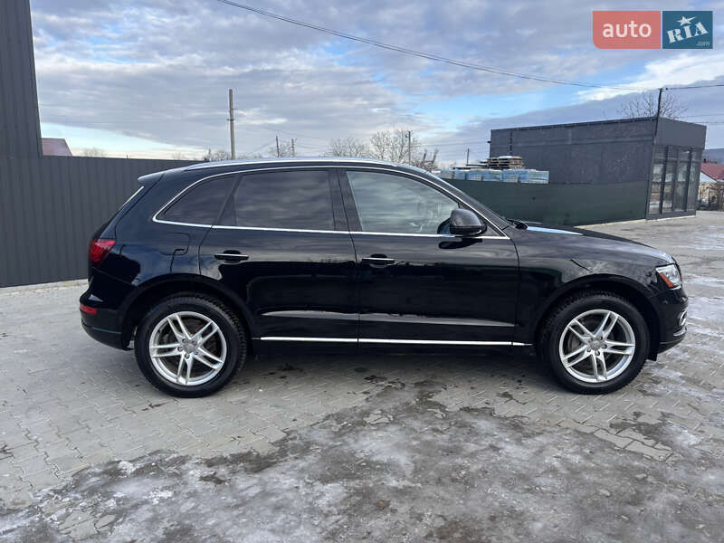 Позашляховик / Кросовер Audi Q5 2016 в Косові