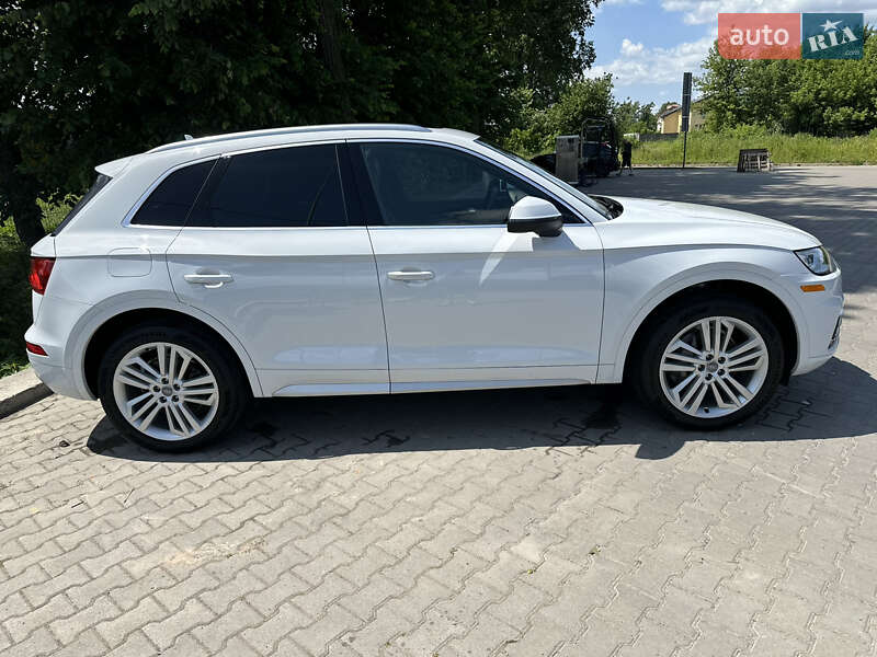 Внедорожник / Кроссовер Audi Q5 2019 в Львове