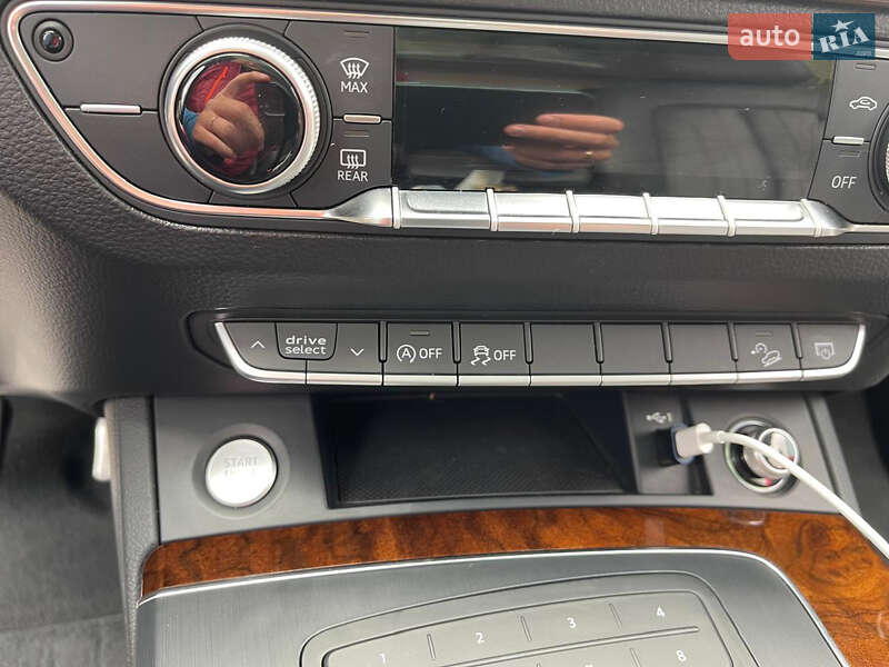 Позашляховик / Кросовер Audi Q5 2017 в Івано-Франківську