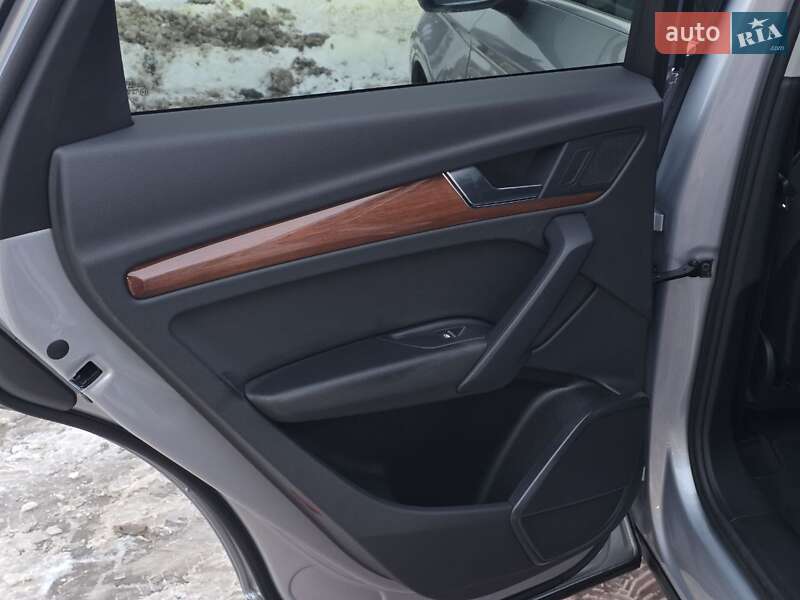 Позашляховик / Кросовер Audi Q5 2020 в Тернополі