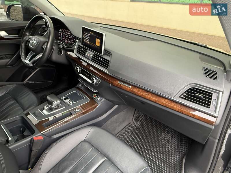 Внедорожник / Кроссовер Audi Q5 2017 в Харькове