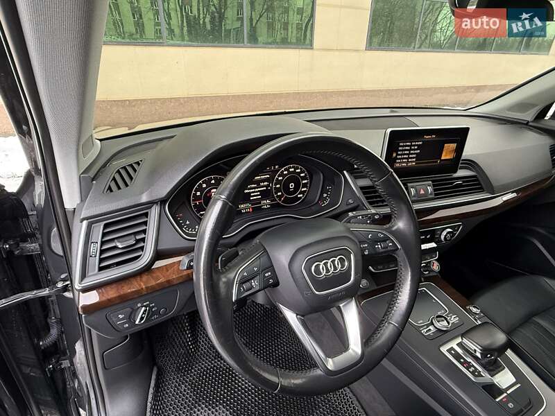 Внедорожник / Кроссовер Audi Q5 2017 в Харькове