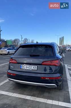 Позашляховик / Кросовер Audi Q5 2019 в Луцьку
