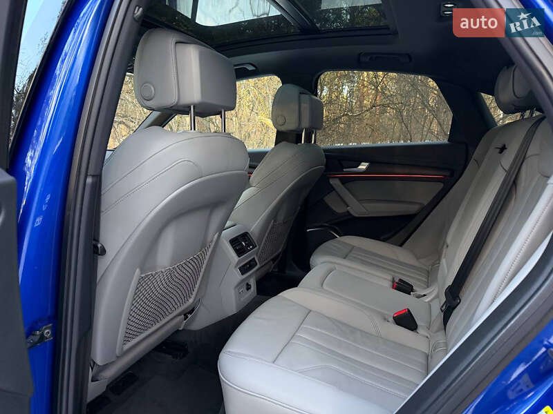 Внедорожник / Кроссовер Audi Q5 2021 в Киеве