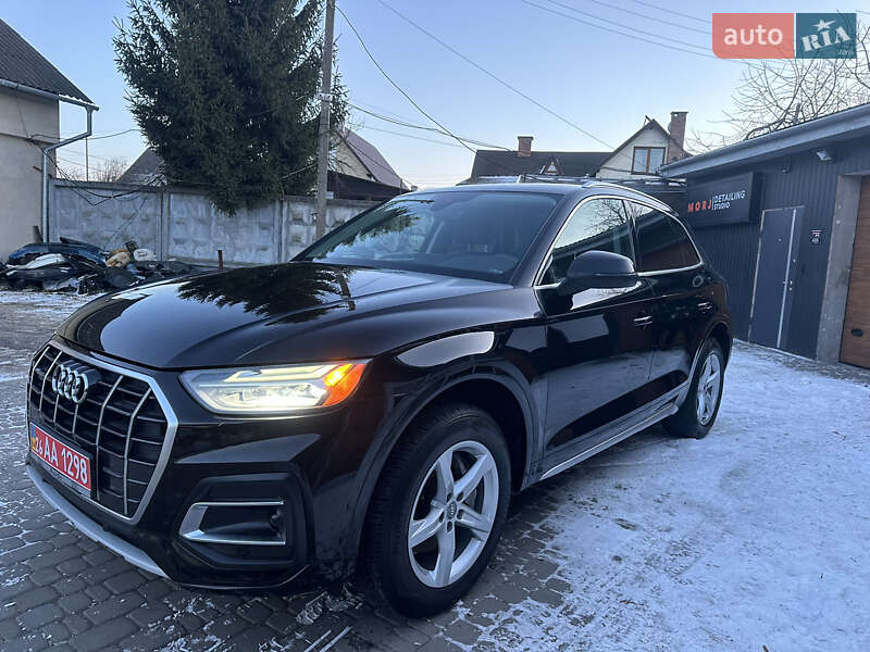 Позашляховик / Кросовер Audi Q5 2021 в Володимирі