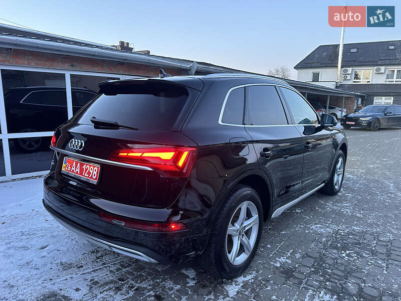 Позашляховик / Кросовер Audi Q5 2021 в Володимирі