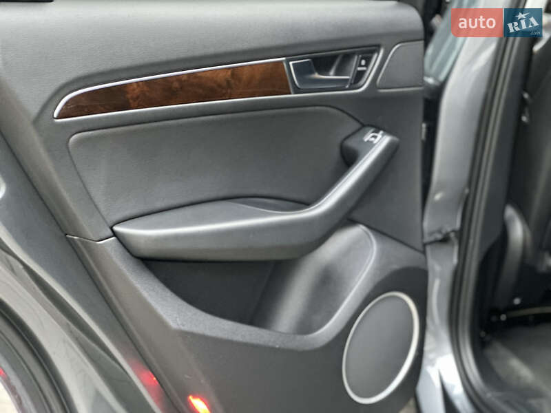 Внедорожник / Кроссовер Audi Q5 2015 в Стрые