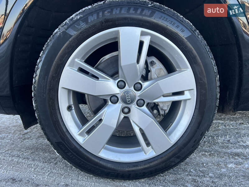 Внедорожник / Кроссовер Audi Q5 2017 в Луцке