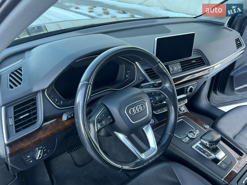 Внедорожник / Кроссовер Audi Q5 2017 в Луцке