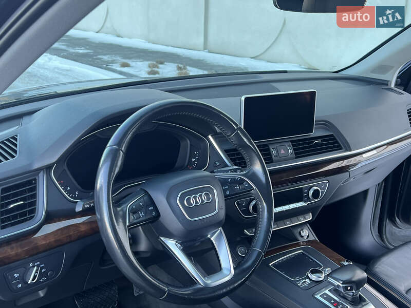 Внедорожник / Кроссовер Audi Q5 2017 в Луцке