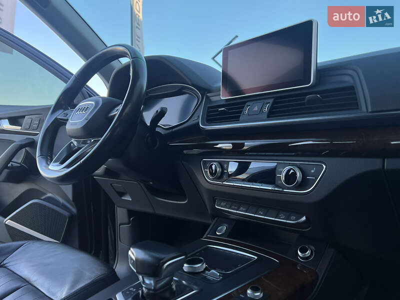 Внедорожник / Кроссовер Audi Q5 2017 в Луцке