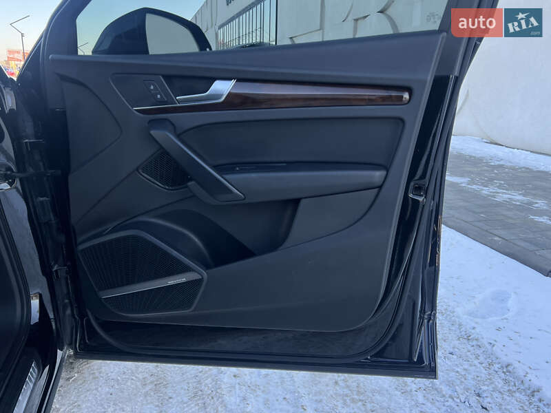 Внедорожник / Кроссовер Audi Q5 2017 в Луцке