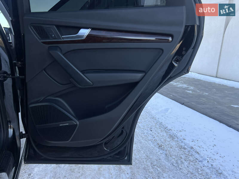 Внедорожник / Кроссовер Audi Q5 2017 в Луцке