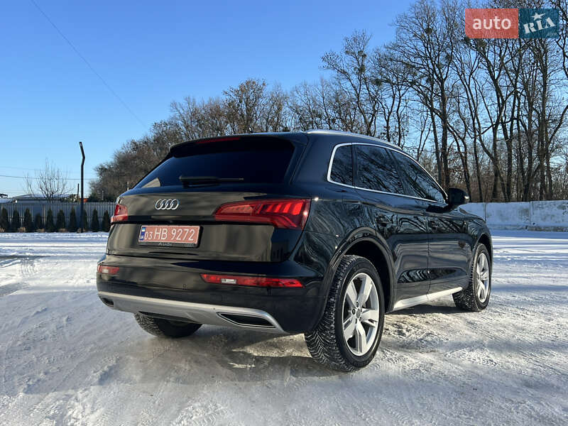 Внедорожник / Кроссовер Audi Q5 2017 в Луцке