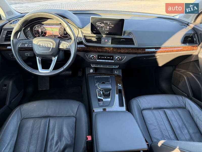 Внедорожник / Кроссовер Audi Q5 2017 в Луцке