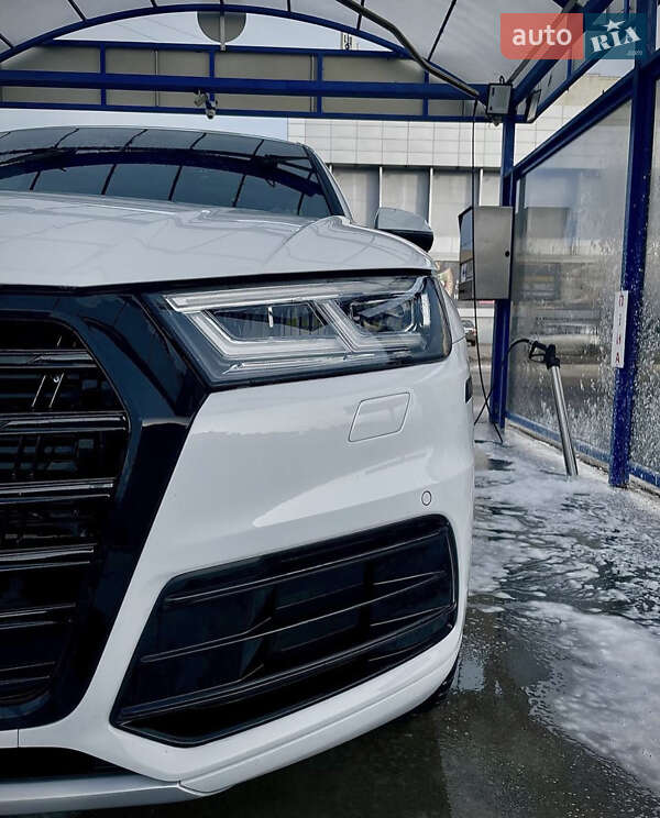 Внедорожник / Кроссовер Audi Q5 2020 в Тернополе