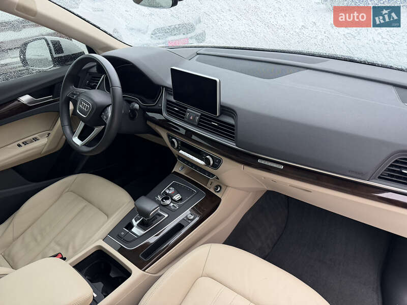 Внедорожник / Кроссовер Audi Q5 2018 в Луцке