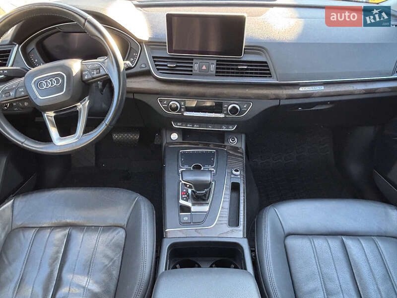 Внедорожник / Кроссовер Audi Q5 2017 в Дрогобыче