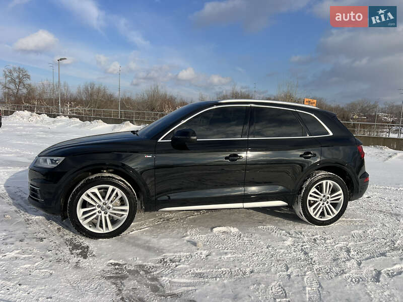 Внедорожник / Кроссовер Audi Q5 2019 в Киеве