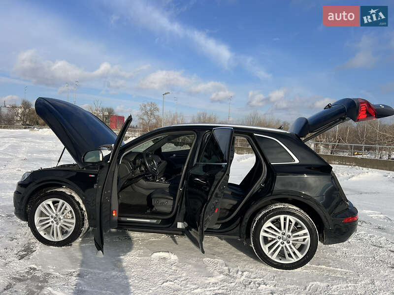Внедорожник / Кроссовер Audi Q5 2019 в Киеве