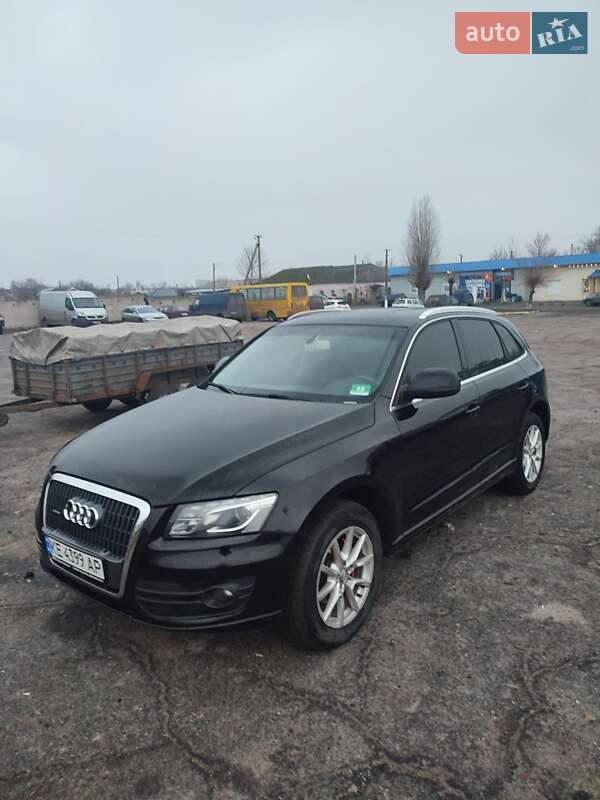 Внедорожник / Кроссовер Audi Q5 2011 в Синельниково