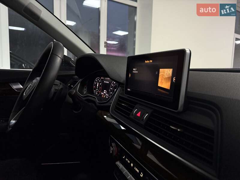 Внедорожник / Кроссовер Audi Q5 2017 в Полтаве