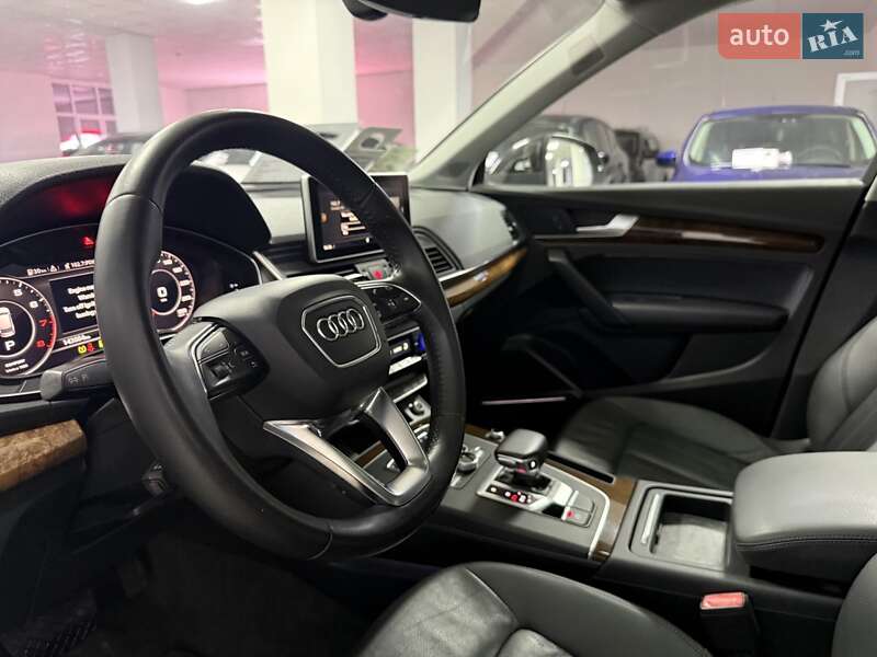 Внедорожник / Кроссовер Audi Q5 2017 в Полтаве