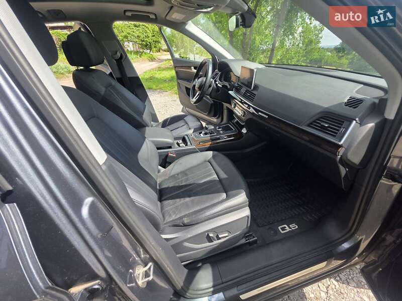 Внедорожник / Кроссовер Audi Q5 2018 в Днепре