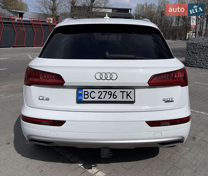 Внедорожник / Кроссовер Audi Q5 2017 в Львове