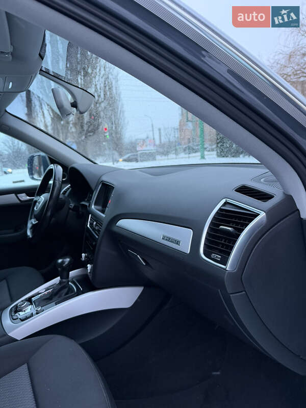 Внедорожник / Кроссовер Audi Q5 2015 в Каменец-Подольском