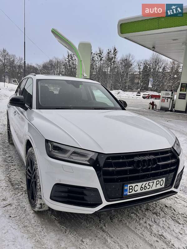 Внедорожник / Кроссовер Audi Q5 2017 в Львове