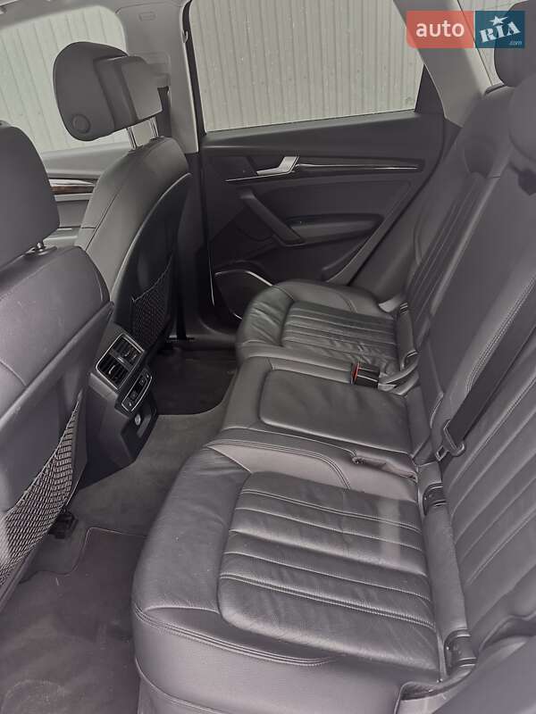 Внедорожник / Кроссовер Audi Q5 2017 в Львове