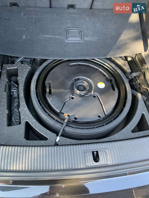 Внедорожник / Кроссовер Audi Q5 2017 в Ужгороде фото 13 Внедорожник / Кроссовер Audi Q5 2017 в Ужгороде