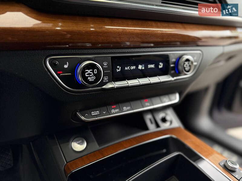 Внедорожник / Кроссовер Audi Q5 2020 в Днепре