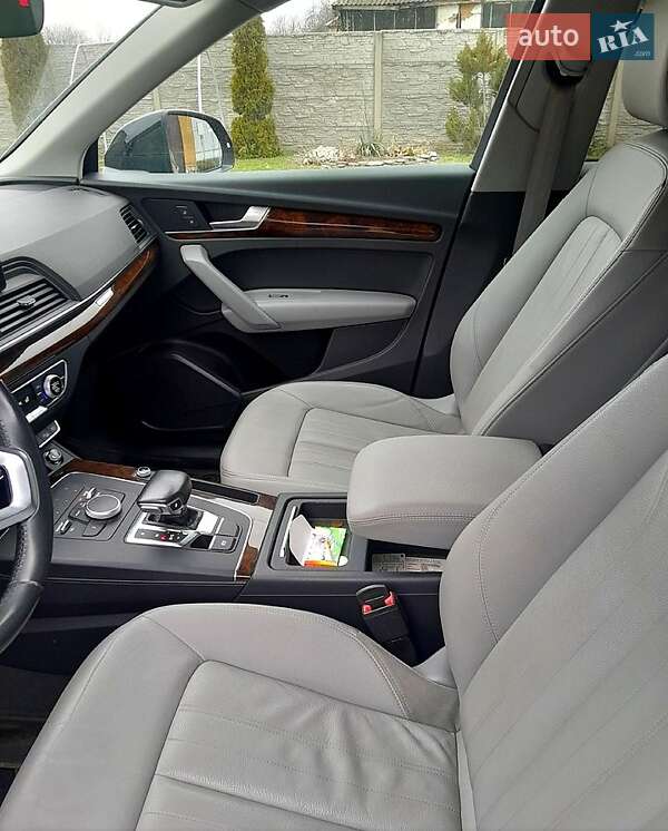 Внедорожник / Кроссовер Audi Q5 2017 в Золочеве