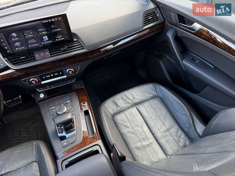 Внедорожник / Кроссовер Audi Q5 2017 в Ровно