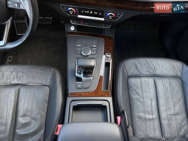 Внедорожник / Кроссовер Audi Q5 2017 в Ровно