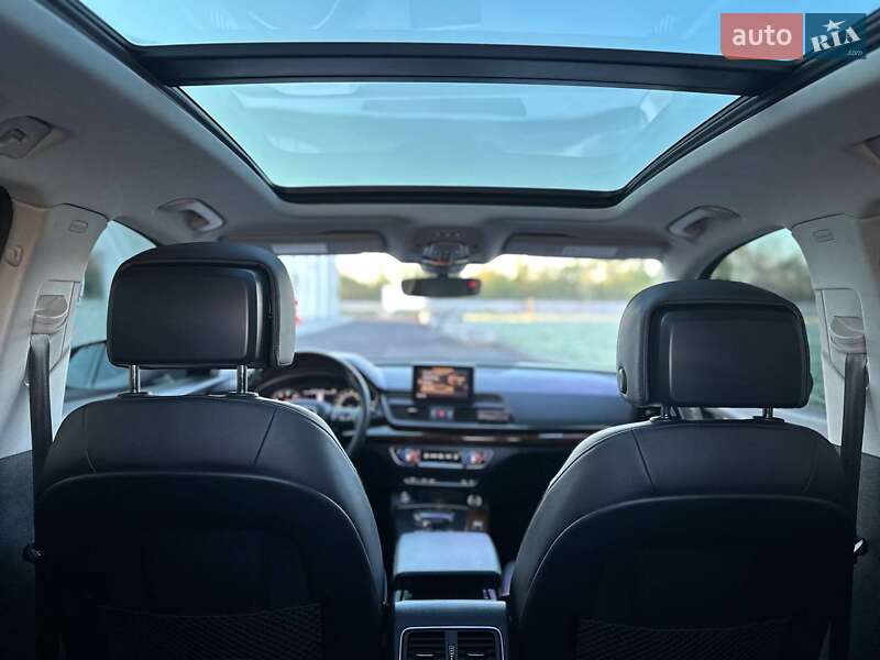 Внедорожник / Кроссовер Audi Q5 2017 в Солонке