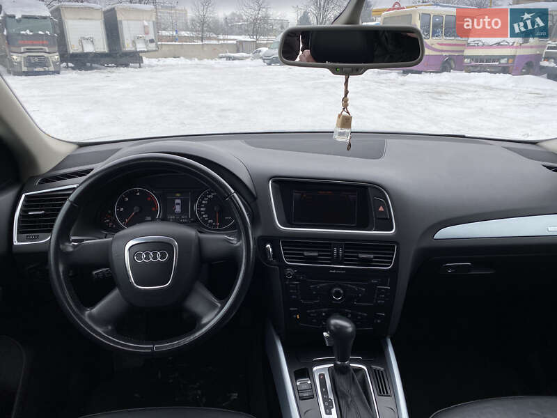 Внедорожник / Кроссовер Audi Q5 2011 в Луцке